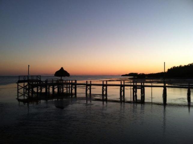 White Sands Inn Marathon Esterno foto
